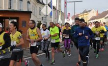 Läuferinnen und Läufer beim Pferscherlauf 2021